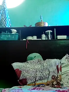 queensoreal (Ask my age) - make me happy and cum