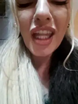 dirtyfeelin (F young) - Massage public my big tits🚨🚅