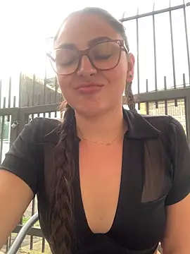 ArianaDominguez_Pink webcam