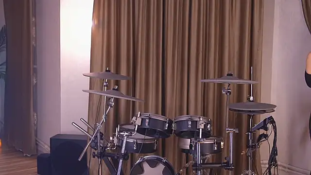 kittycaitlin (F young) - Support show