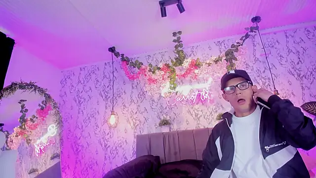 bonny_and_carrot - Bonny_and_carrot's free webcam - UK Sex Cams