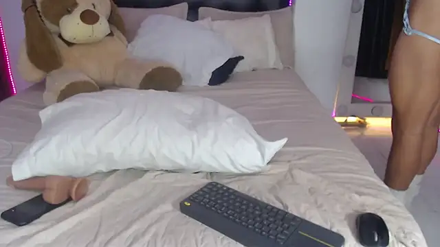 sofieevans_ - Sofieevans_'s free webcam - UK Sex Cams