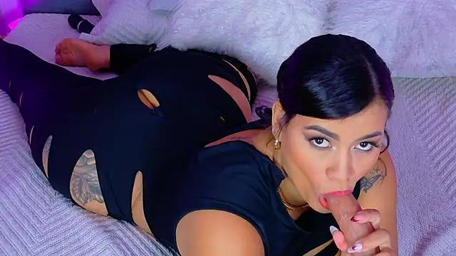 alynallen - AlynAllen's free webcam - UK Sex Cams