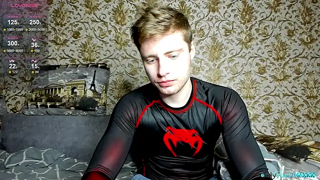 Maxhornyblondieman webcam