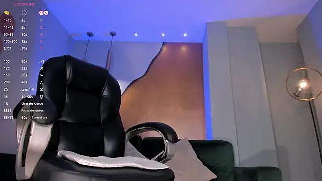 LizzHamilton__ webcam