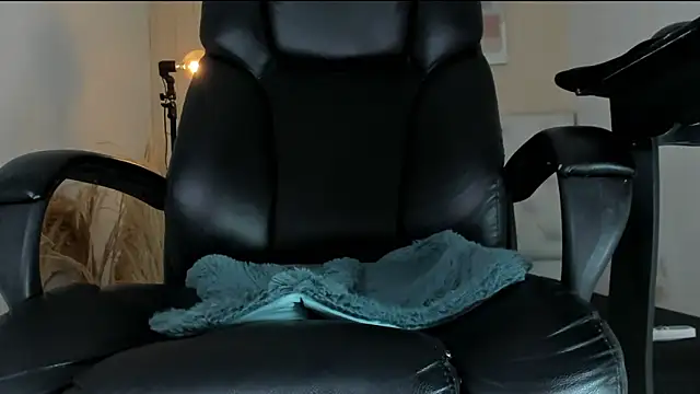 ISAAC_CRYSTON webcam