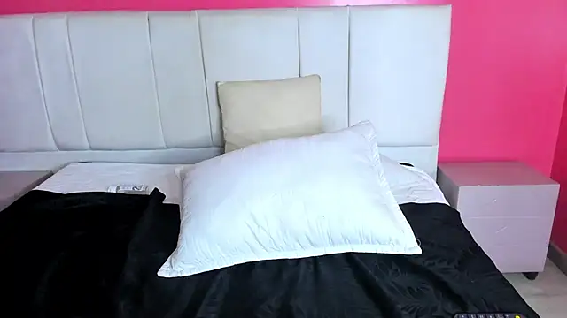 minibombom - Minibombom's free webcam