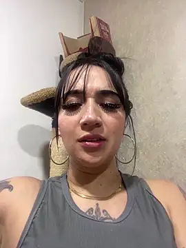 emmyevans1 - EmmyEvans1's free webcam - UK Sex Cams