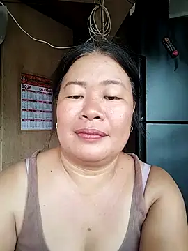 Lovelywoman43 webcam