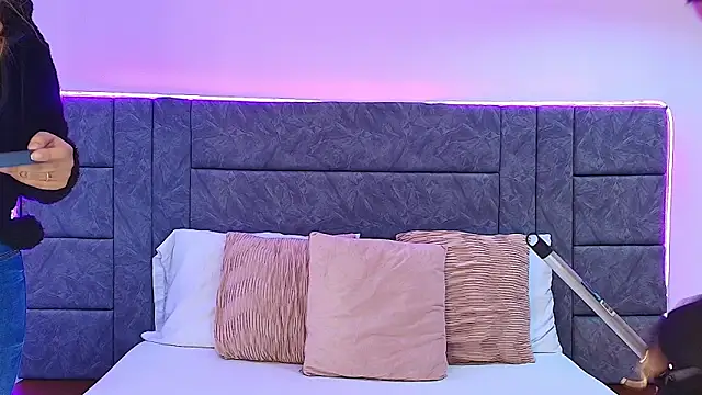 dakota_megan_69 - Dakota_Megan_69's free webcam - UK Sex Cams