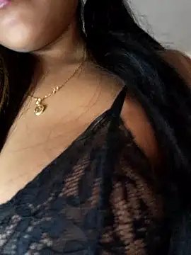 Webcam Model (Jenifer_em)  is live.Free join now!