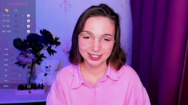 KindHazelHere_ webcam