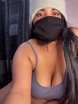 Nabila-hanouna webcam