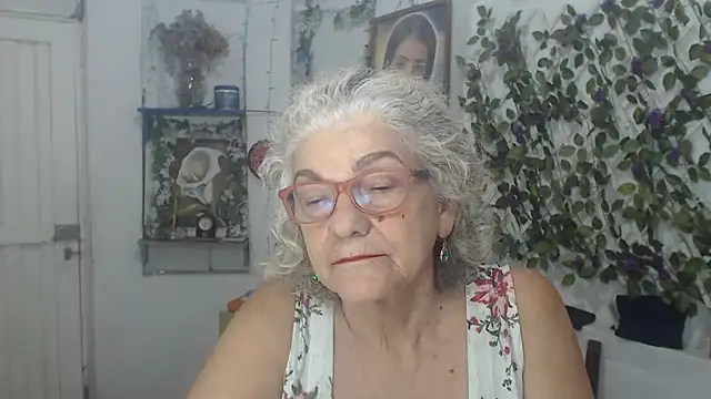 FunnyGrandma webcam