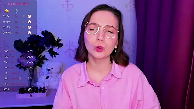 KindHazelHere_ webcam