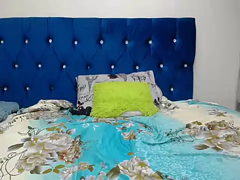 SexyDarkLadyXxx webcam