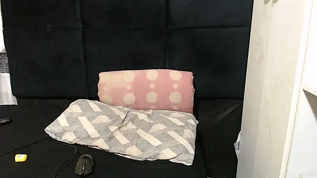 SweetHotBabby18 webcam