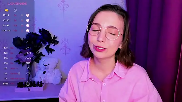 KindHazelHere_ webcam