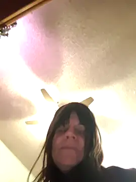 Petitegreeneyez69 webcam