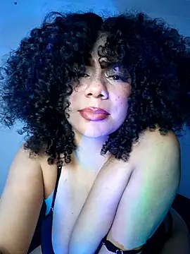 Webcam Model (Yerystar)  is live.Free join now!