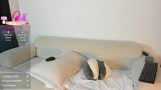 DakothaHyland_ webcam