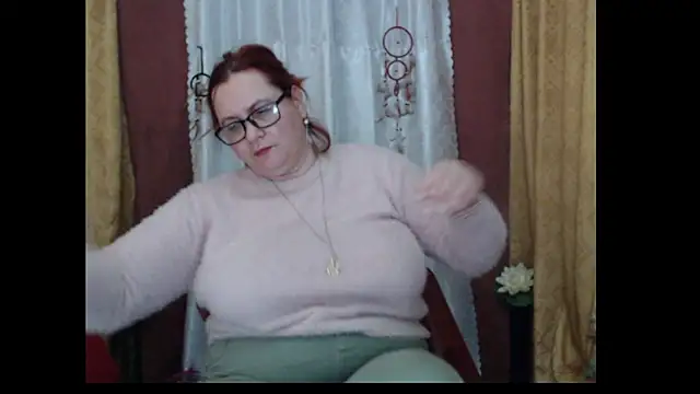 PlayfullMature webcam