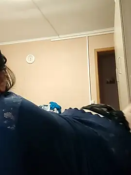 Zulfiya_Bruce webcam