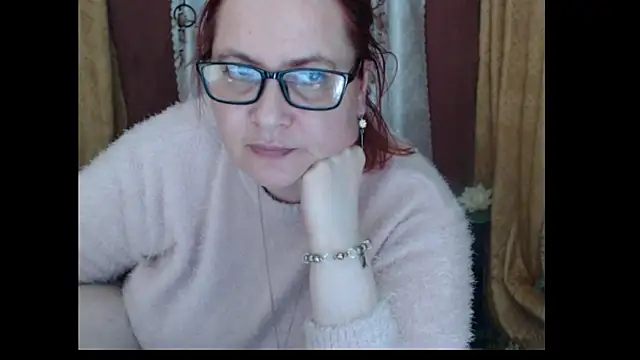 PlayfullMature webcam