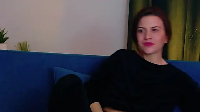 ScarlettNoirr webcam