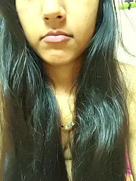 Webcam Model (reetika6375) is live