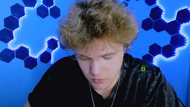 lucas_long_ (Ask my age) - a little jerk off