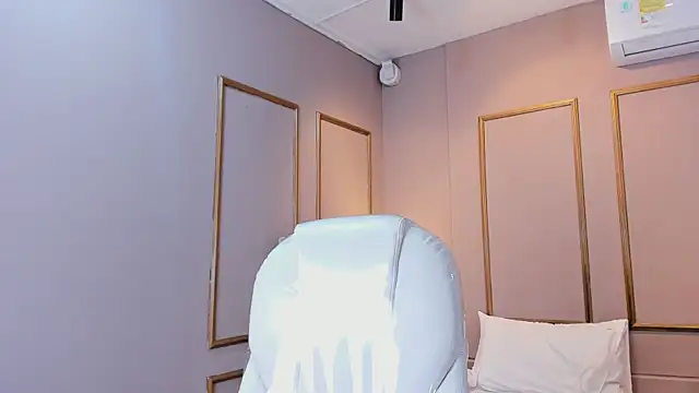 NahimiThompson webcam