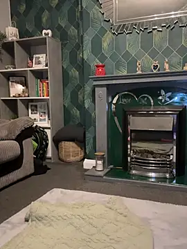 sweetxcandyx (G milf) - Clit play L.T gets 2 mins control