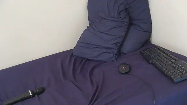 EbonyAlphaBitch webcam