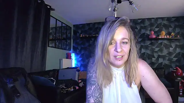 delichieuse5 - Delichieuse5's free webcam - UK Sex Cams