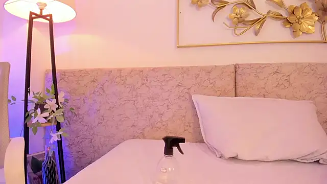 _malak (F young) - 1 finger in my asshole ☝️🍑💦