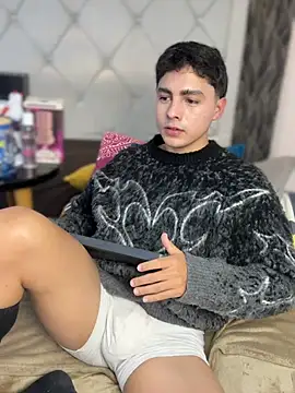 samu_hott (M young) - oil on the buttocks