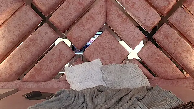 GISELLE_HOTLOVE webcam