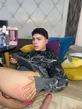 samu_hott (M young) - oil on the buttocks