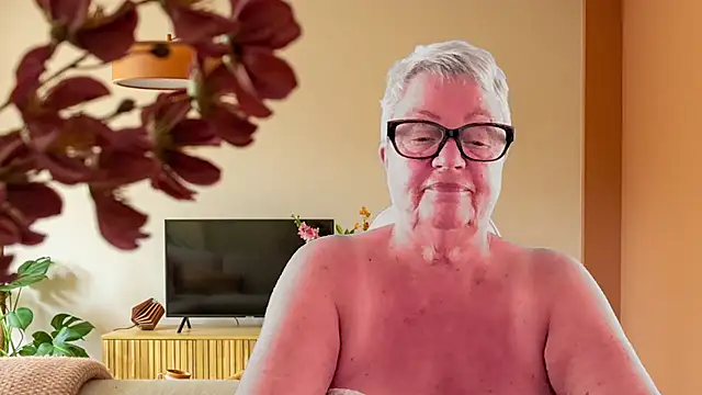 mystery-grandmother - Mystery-Grandmother's free webcam - UK Sex Cams