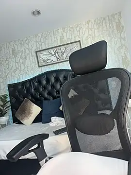 lander_cruz - Lander_Cruz's free webcam - UK Sex Cams