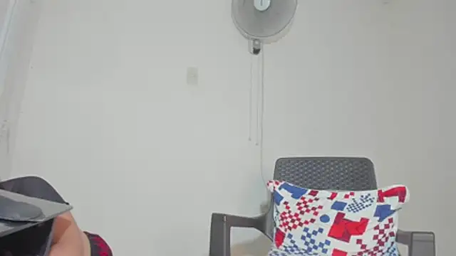 HUGEBOOBS_MILF webcam