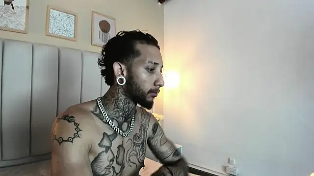 axel_valtier - Axel_valtier's free webcam - UK Sex Cams