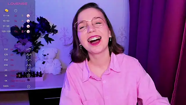 KindHazelHere_ webcam