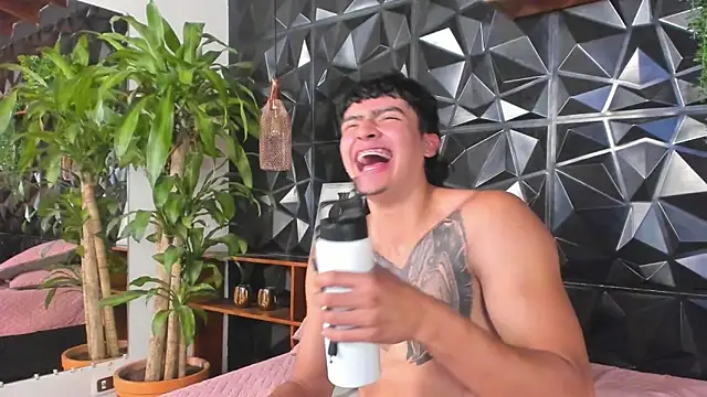 elliot_colton webcam