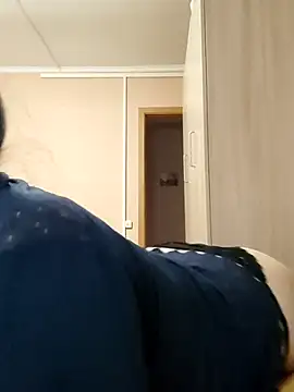 Zulfiya_Bruce webcam