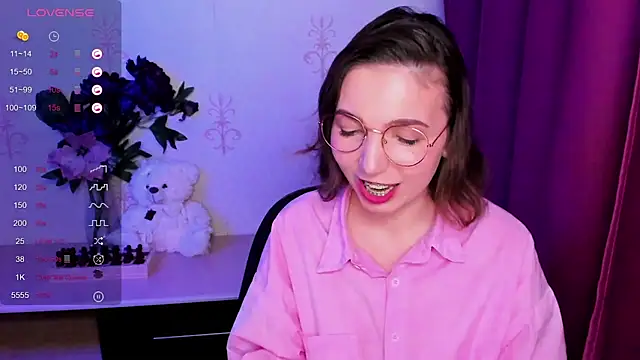 KindHazelHere_ webcam