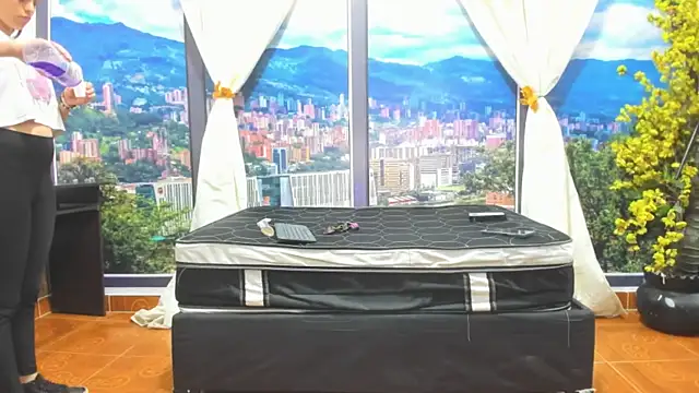 SabrinaAndEddy webcam