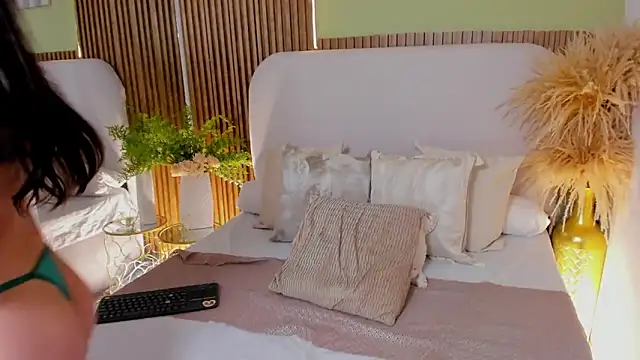 CristalMayson webcam