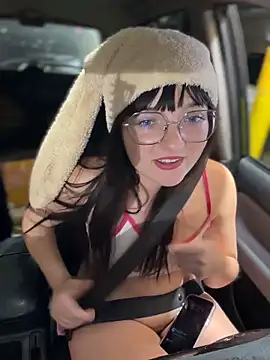 Webcam Model (urpuppymoon)  is live.Free join now!